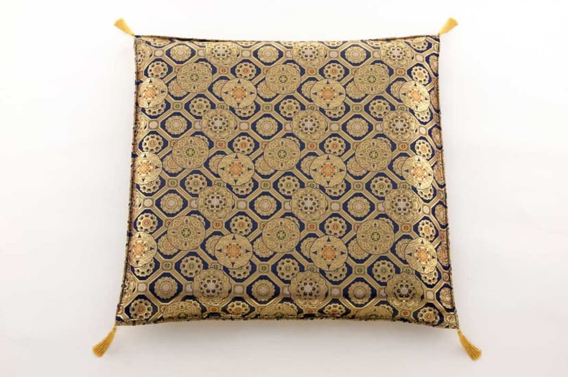 仏壇の前に置く座布団について徹底解説【選び方・お手入れ方法・保管方法】