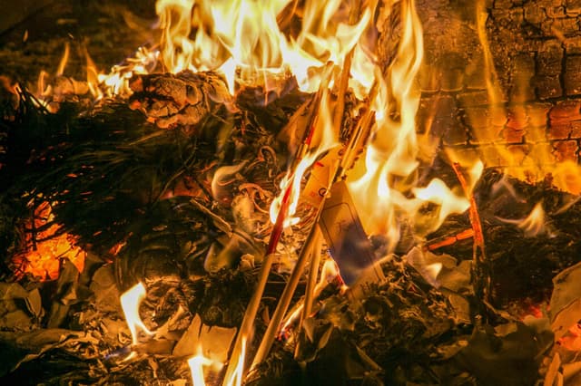 お焚き上げの様子