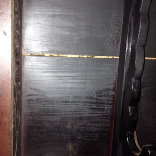 天板に隙間が開いた状態