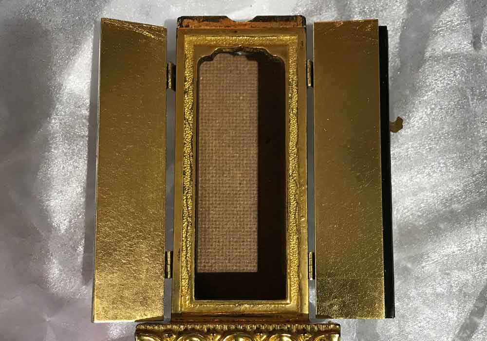 金箔を貼り直し全体の印象が大きく改善