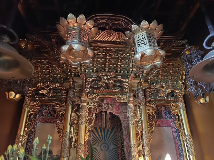 宮殿装飾のくすみ