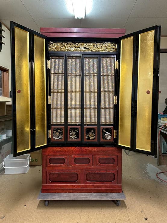 障子・蒔絵・金具すべて美しく仕上げ