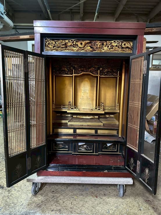 仏具を外した内部の状態