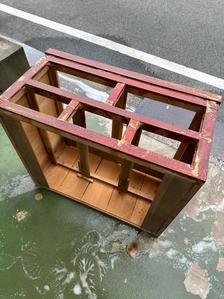 分解したパーツの木地