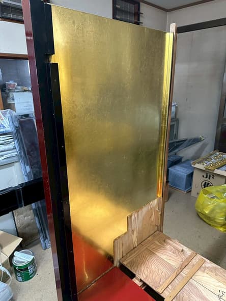 内壁の金箔押し