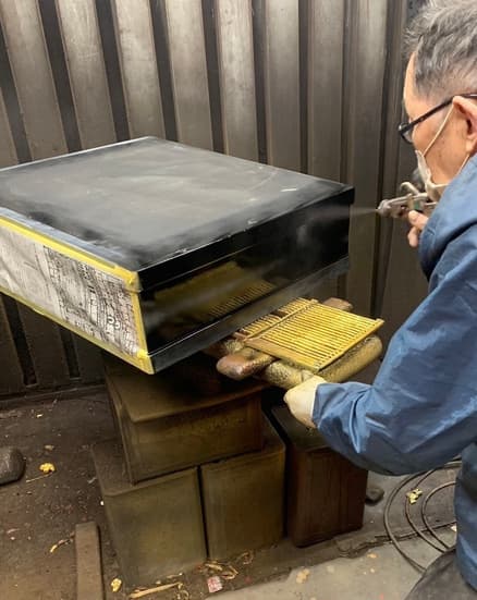 スプレーガンによる塗装