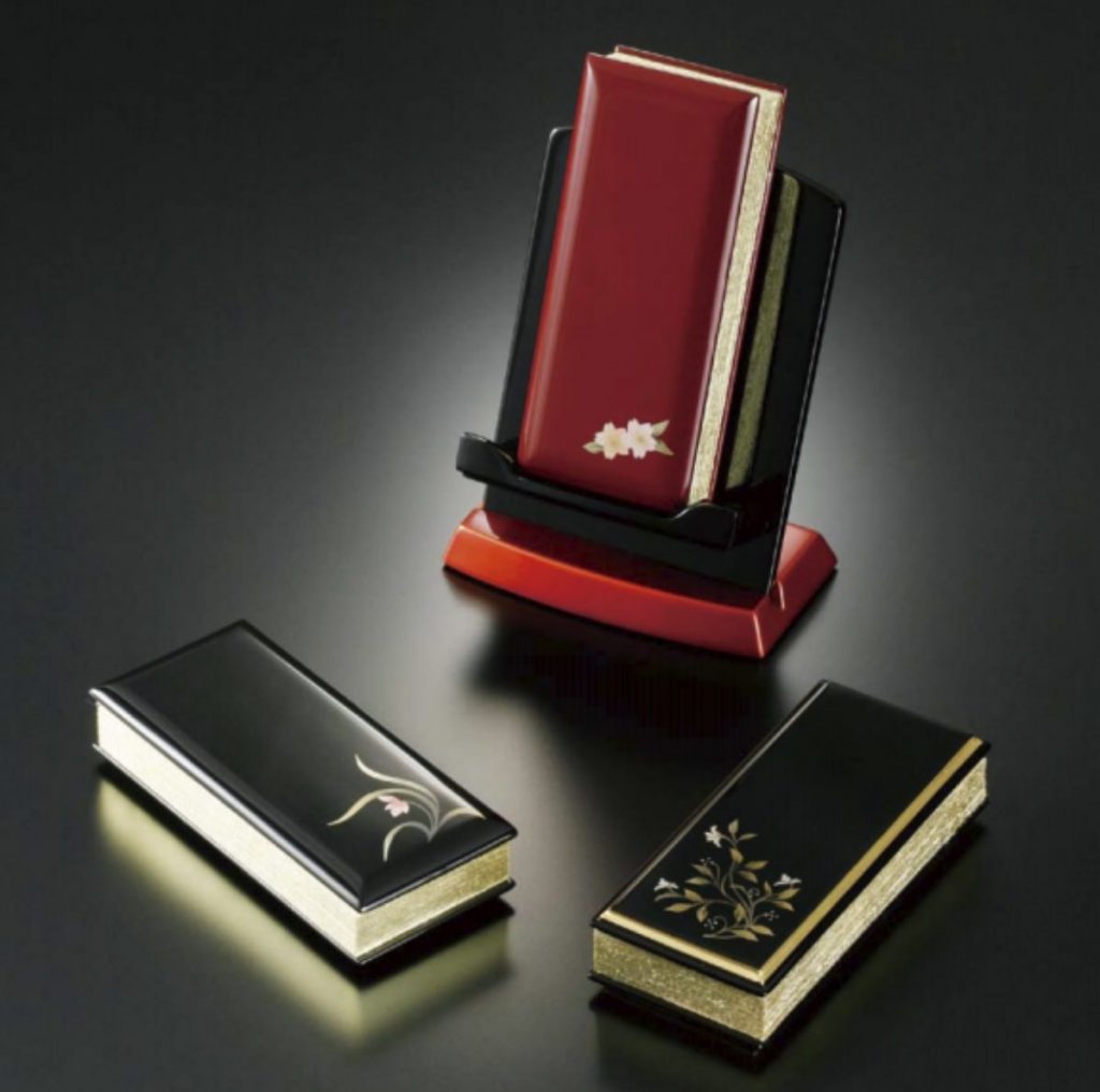 浄土真宗では位牌の代わりに過去帳や法名軸を作りましょう